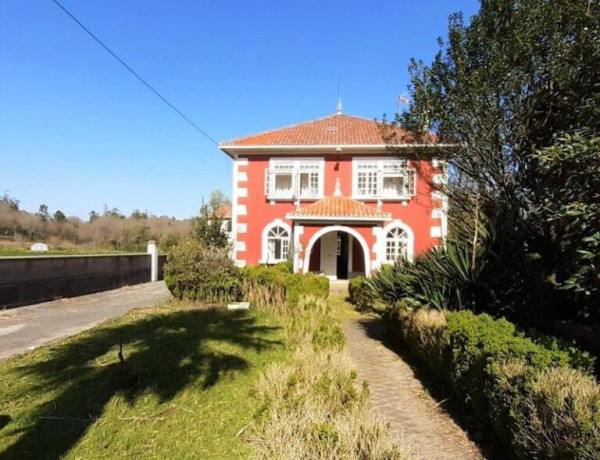 Bonita Casa  de aldea estilo señorial con,  con 3500m rodeando la casa , en Antes, carretera Negreira  a Finisterre y Muxía.