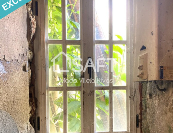 CASA PARA RESTAURAR CON TERRENO A 12KM DE SANTIAGO, CON PROYECTO.