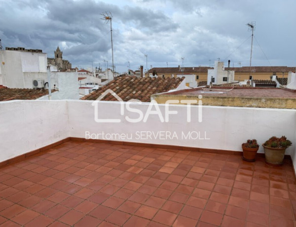 PRECIOSA CASA REFORMADA EN EL CENTRO HISTÓRICO DE CIUTADELLA DE MENORCA.