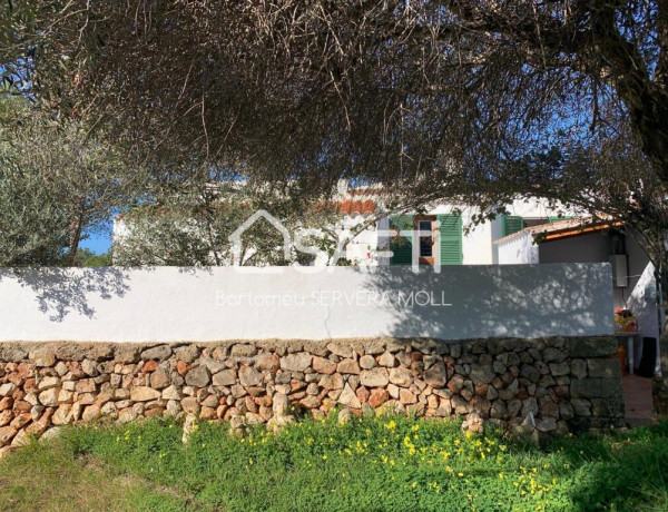 CHALETS EN PARCELA CERCA DE CIUTADELLA Y LA COSTA VIRGEN MENORQUINA.