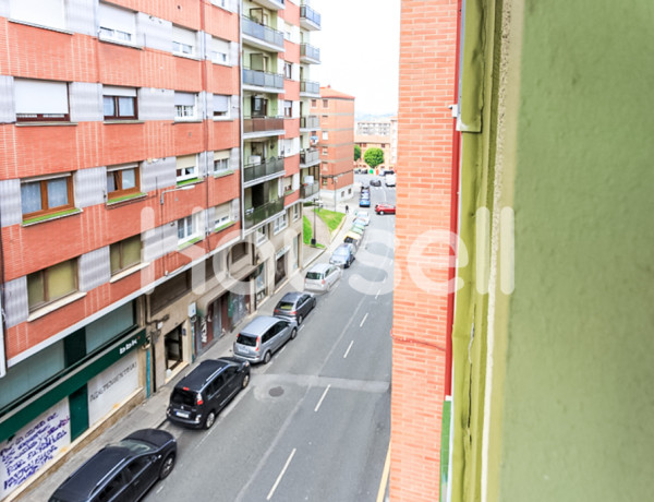 Piso de 77 m² en  Calle Aizpuru, 48910 Sestao (Bizkaia)