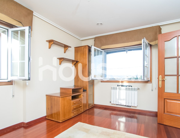 Chalet en venta de 312 m² Avenida Salvador Allende, 15176 Oleiros (A Coruña)