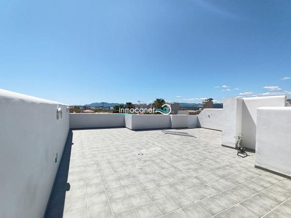 Piso en venta en avenida Playa de Oliva s/n