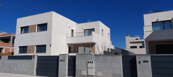 Chalet pareado en venta en Cataluña, 25