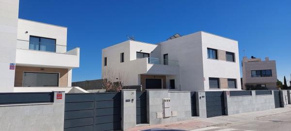 Chalet pareado en venta en Cataluña, 25