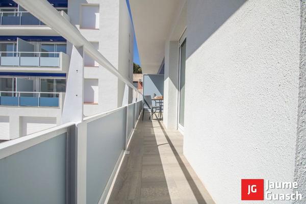 Piso en venta en avenida de Montserrat, 23