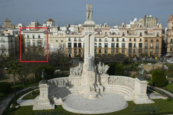 en Cádiz sita en Plaza España 12d