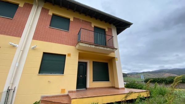 Chalet pareado en venta en calle Concepción Arenal, 34-, 48