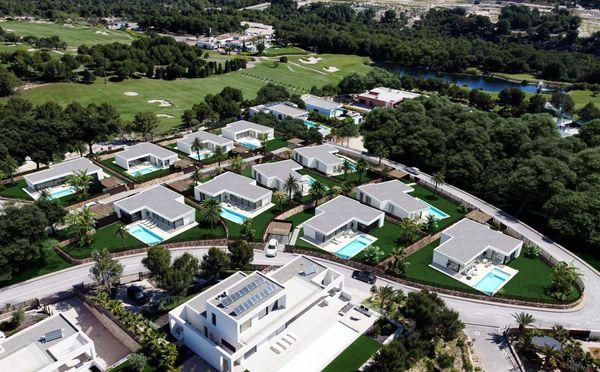 Apartamentos y Villas en Las Colinas Golf Resort