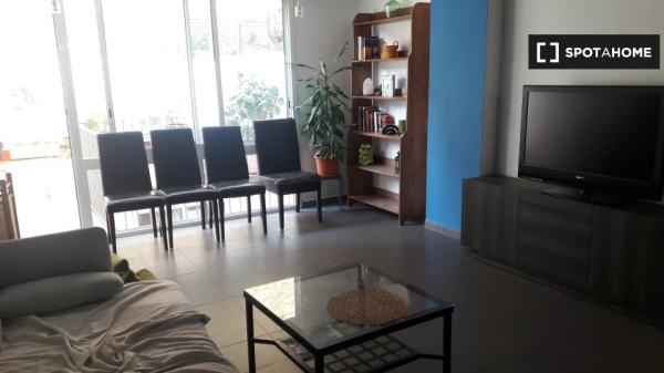 Habitación en piso compartido en barcelona.