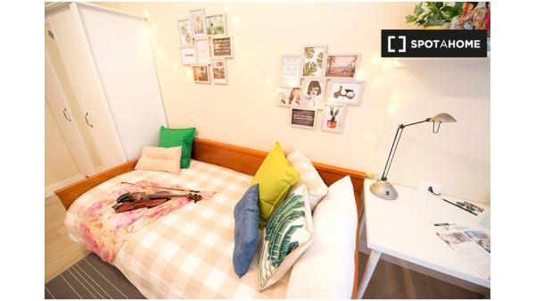 Habitación en apartamento de 3 dormitorios en Begoña, Bilbao