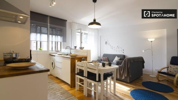 Elegante habitación en un apartamento de 3 dormitorios en Begoña, Bilbao