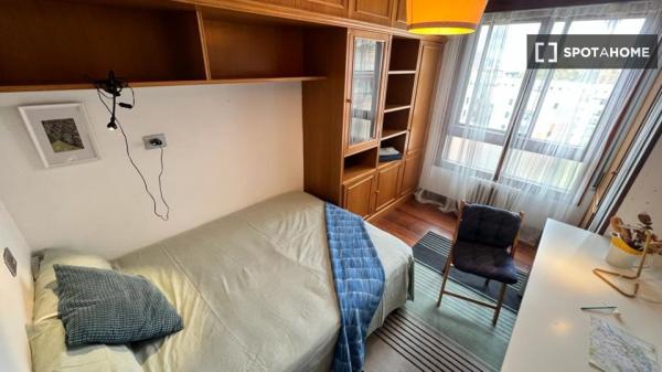 Alojamiento en apartamento de 5 dormitorios en Begoña, Bilbao