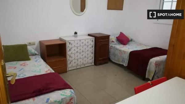 Disponible esta Habitación para 2 en una preciosa casa en Sevilla