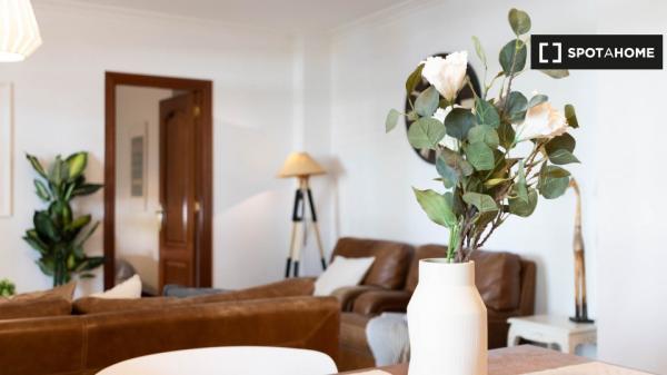 Apartamento de 2 dormitorios en alquiler en Abando, Bilbao