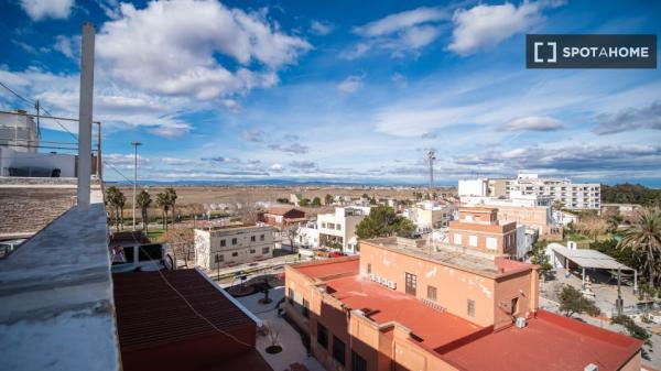 Piso de 3 dormitorios en alquiler en Pobles Del Sud, Valencia