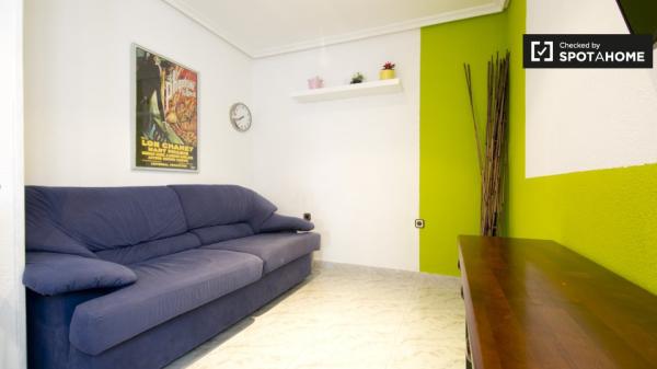 Hermosa habitación en apartamento en Puerta del Ángel, Madrid