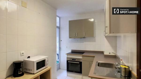 Apartamento de 4 dormitorios en alquiler en Alcalá de Henares.