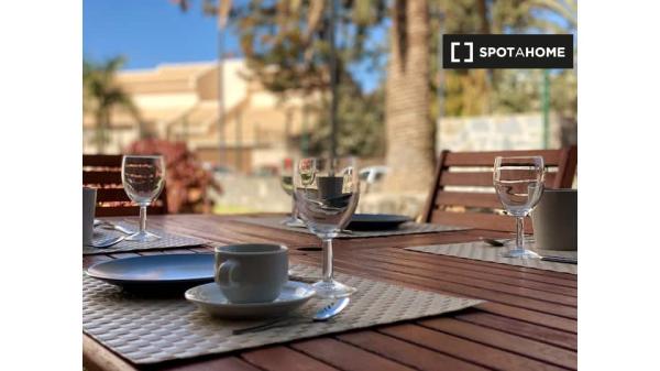 Apartamento de 2 dormitorios en alquiler en Arona, Tenerife