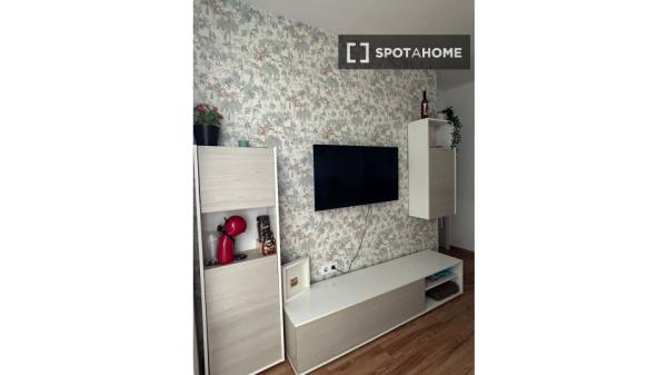 Chambre à louer dans un appartement de 4 chambres à Séville