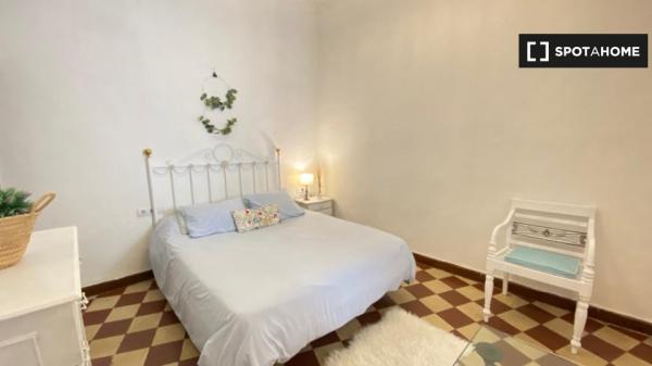 Habitación en piso de 4 dormitorios en Málaga