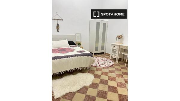 Quarto espaçoso em apartamento de 4 quartos em Málaga