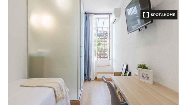 Zimmer zu vermieten in 3-Zimmer-Wohnung in Madrid