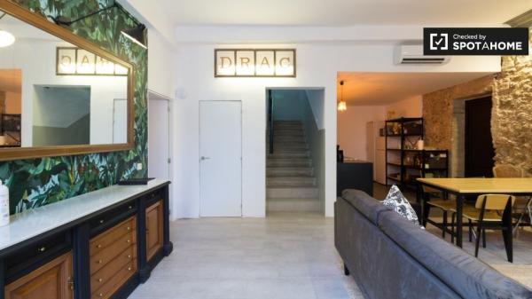 Acogedor estudio sobre jardín con baño en Gracia Co-living