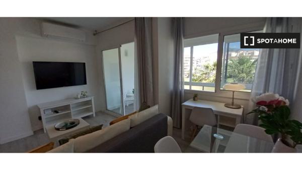 Apartamento de un dormitorio en Marbella con piscina