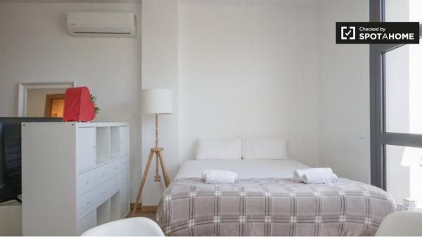 Estudio loft en alquiler en Sanchinarro, Madrid