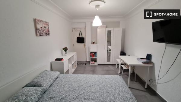 Habitación en piso compartido en Zaragoza