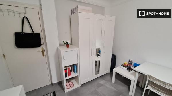 Habitación en piso compartido en Zaragoza