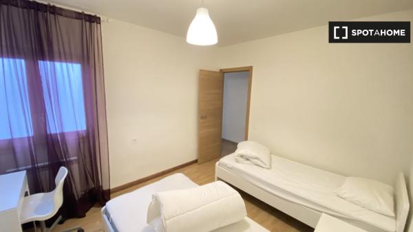 Apartamento de 3 dormitorios en alquiler en Sabadell, Barcelona.