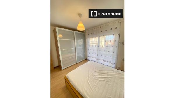 Apartamento de 3 dormitorios en alquiler en Sabadell, Barcelona.