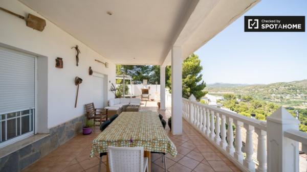 Vivienda de 3 dormitorios en alquiler en Gilet, Valencia