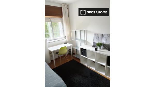 Chambre à louer dans un appartement en colocation à Saint Jacques De Compostelle