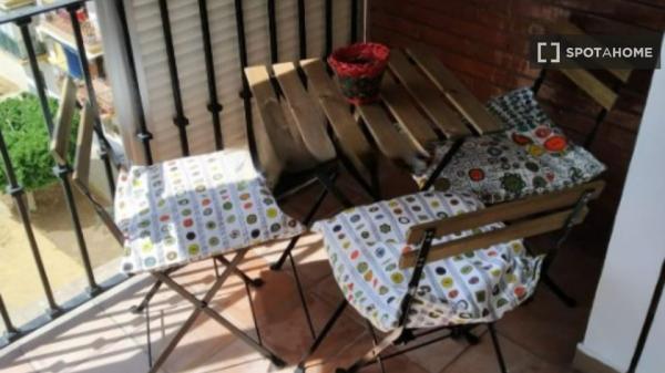 Apartamento de 3 dormitorios en alquiler en Nervión, Sevilla