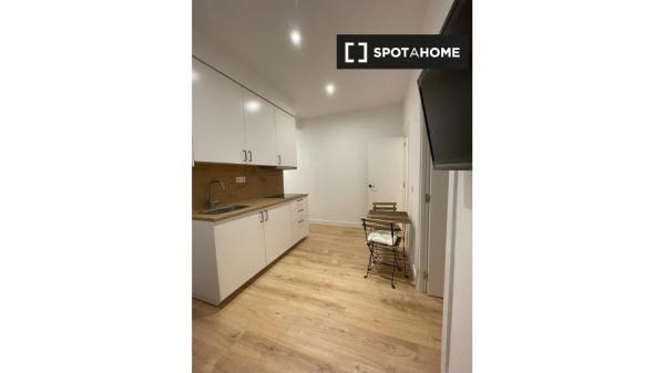 Piso en alquiler de 1 dormitorio en San Diego, Madrid