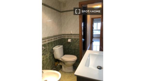 Apartamento completo de 2 dormitorios en Alicante (Alacant)