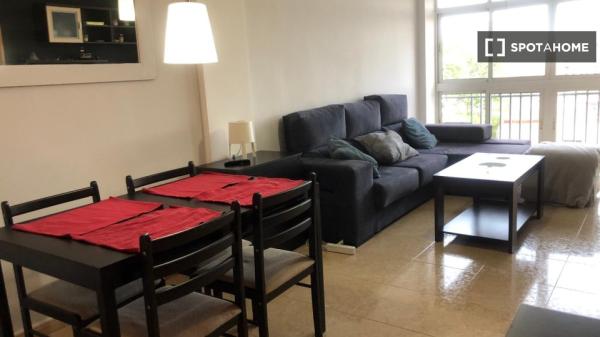 Apartamento completo de 2 dormitorios en Alicante (Alacant)