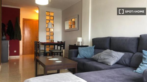 Apartamento completo de 2 dormitorios en Alicante (Alacant)