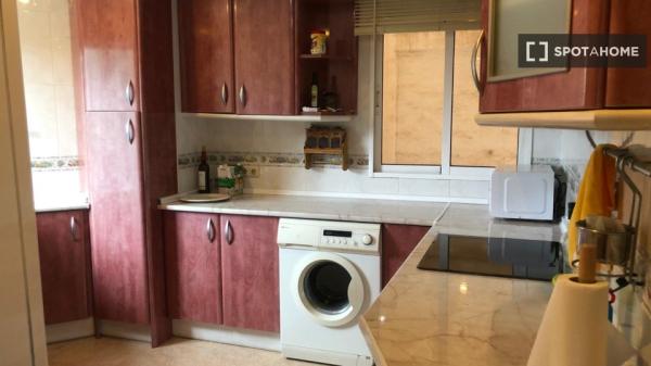 Apartamento completo de 2 dormitorios en Alicante (Alacant)