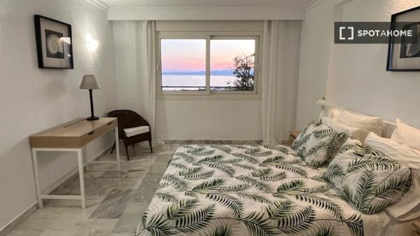 Apartamento de 1 dormitorio en alquiler en Benalmádena, Málaga