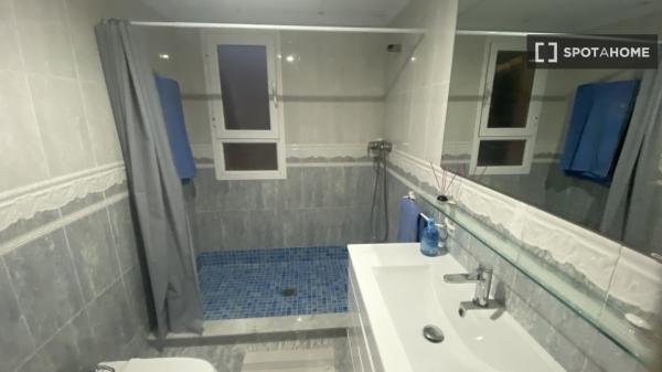 Apartamento de 2 dormitorios en alquiler en Almerimar, Almería