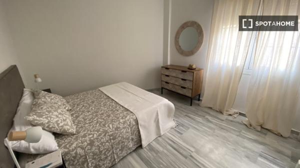 Apartamento de 2 dormitorios en alquiler en Almerimar, Almería