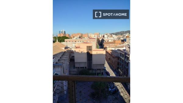 Se alquila habitación en apartamento de 2 dormitorios en San Miguel, Murcia