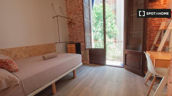 Zimmer zu vermieten in 4-Zimmer-Wohnung in Barcelona