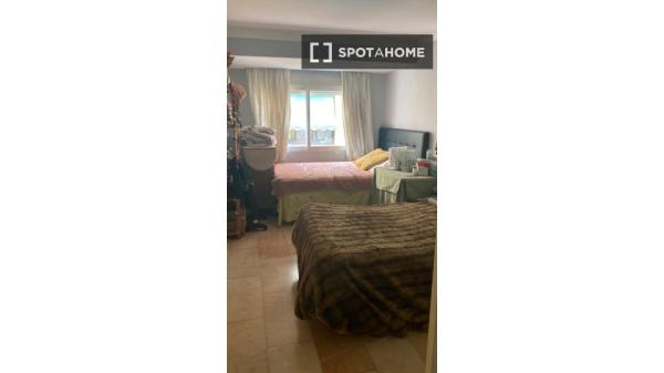 Piso de 3 habitaciones en Granada