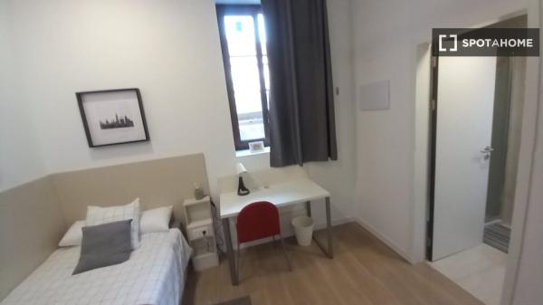 Se alquila habitación en residencia en Casco Antiguo, Zaragoza