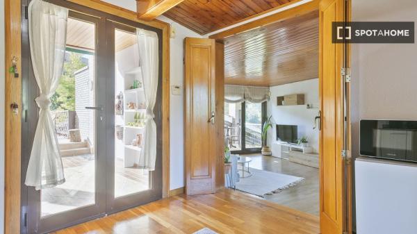 Chambre à louer dans une maison de 3 chambres à Barcelone